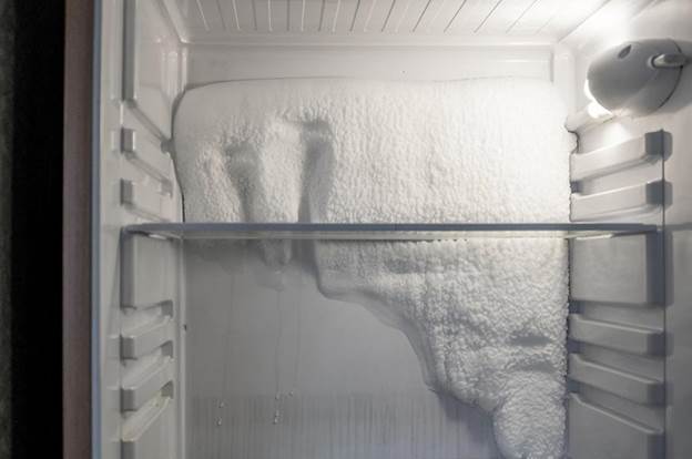 علت یخ زدن داخل یخچال بدون برفک
