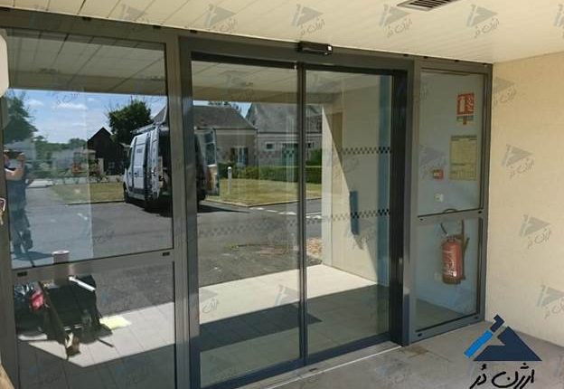 درب اتوماتیک شیشه ای